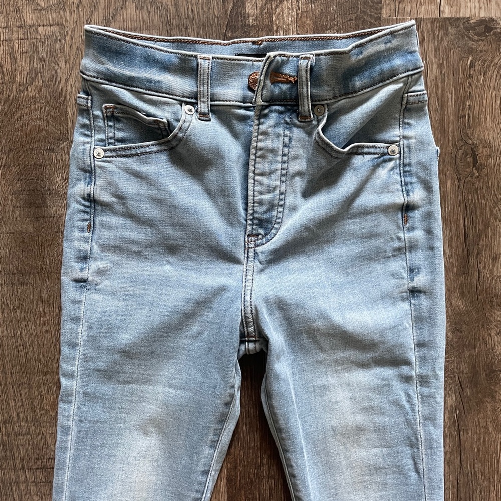 Express size 00 light wash jeggings skinny jeans